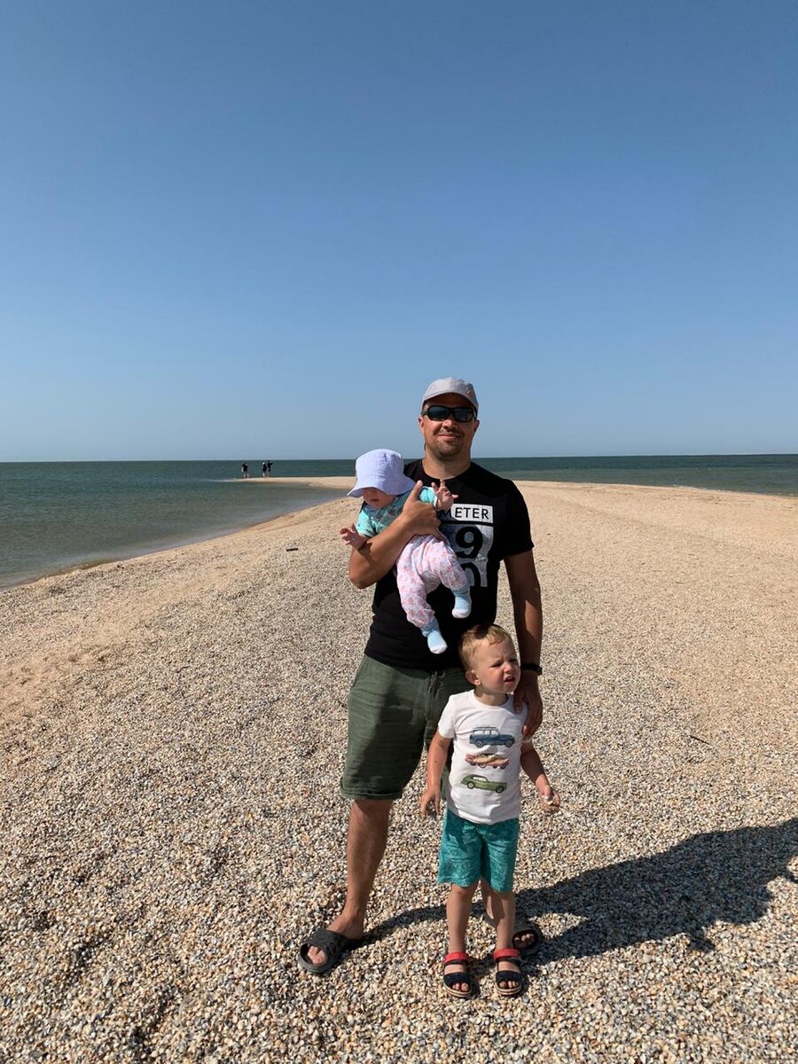 Мыс Долгий, коса Долгая, слева море и простор, справа море  - Таганрогский залив