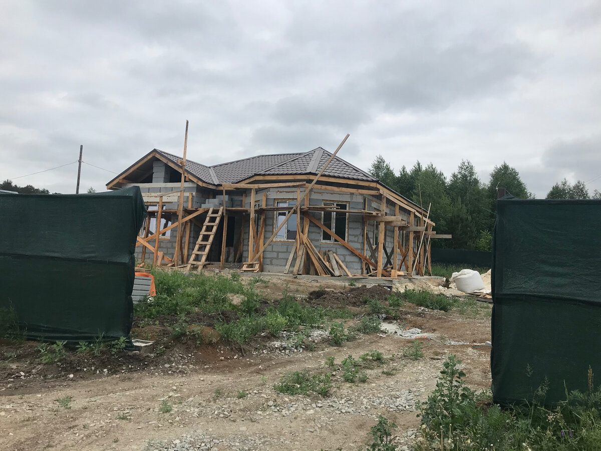 Дома в округе начали расти как грибы 