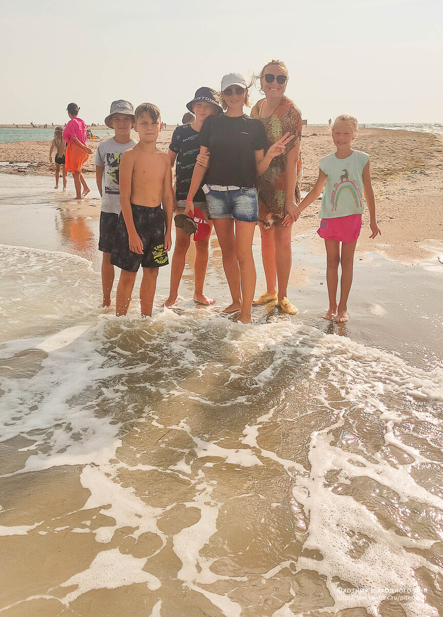 Наша дружная компания. Немного в другом месте, но состав тот же.