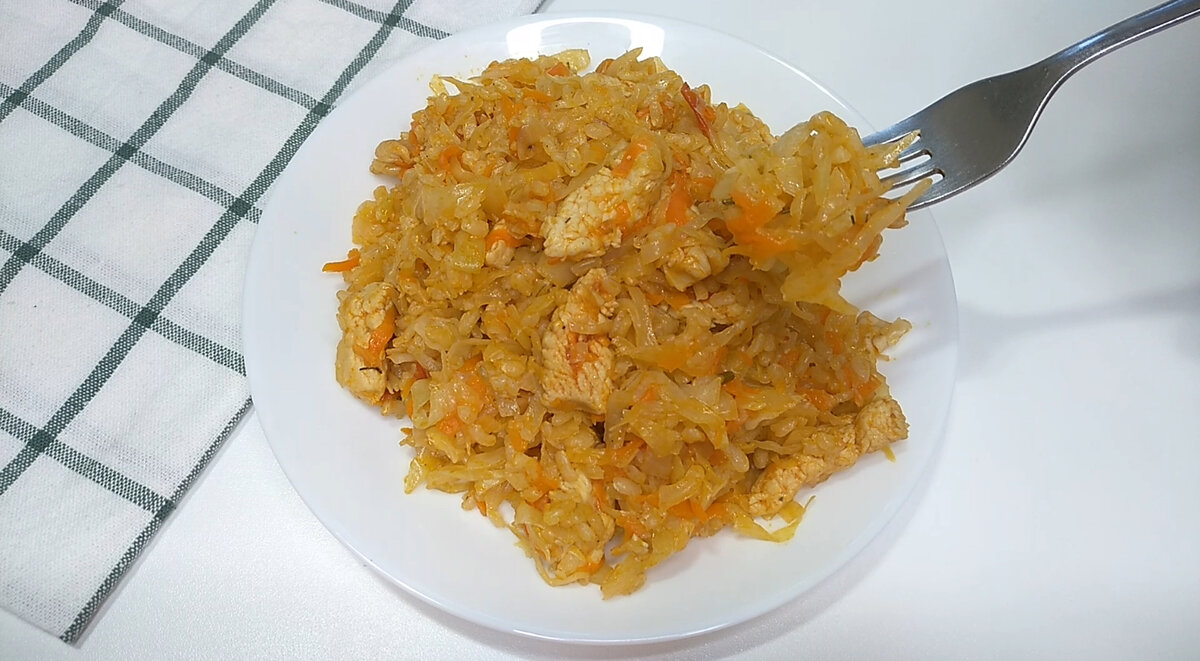 Рис с мясом и квашеной капустой
