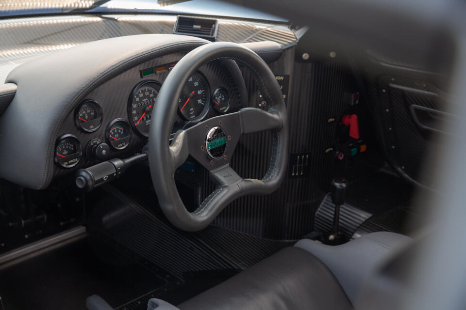 Салон XJR-15. Фото 1 из 2.