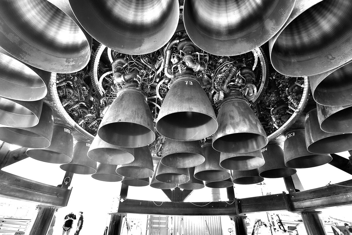 Изображение: двигателей Raptor на сверхтяжелом ускорителе Starship.  © SpaceX 