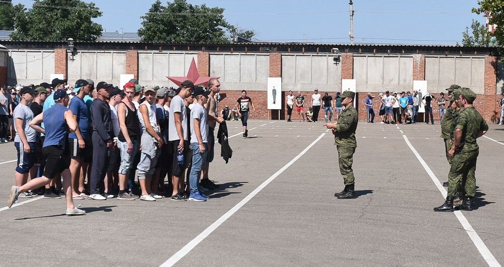 Военкомат краснодар. Краевой сборный пункт Краснодар. Призывной пункт Краснодар девятка. Девятка в Краснодаре военкомат. Краевой сборный пункт Краснодар девятка.