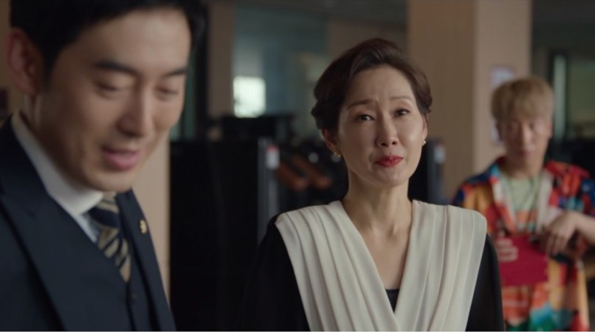 Кадр из дорамы. Чтобы увидеть больше фото, листайте карусель →