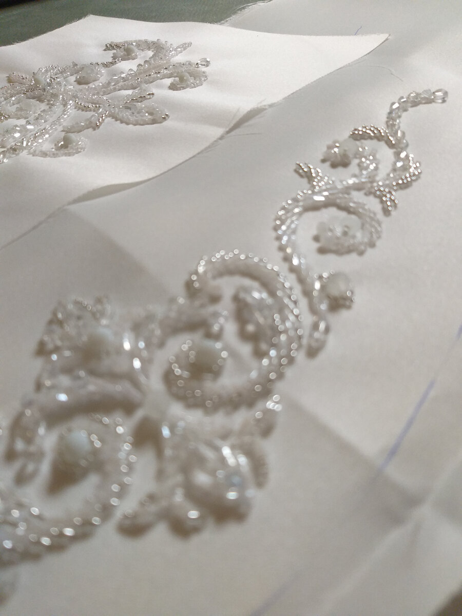 Вышивка для Ингушкого национального свадебного платья в белом цвете. Нежное и элегантное.