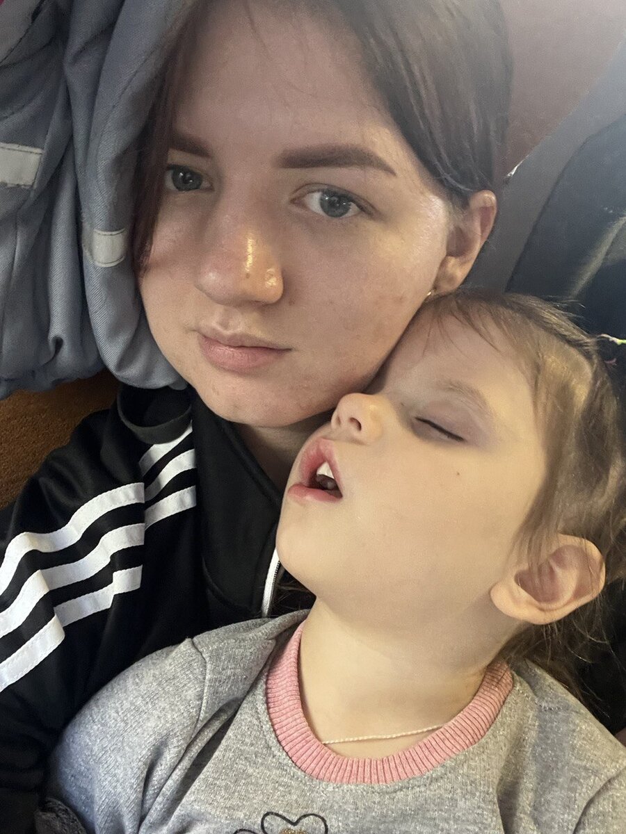 В поезде, после двух часов беготни по вагонам.