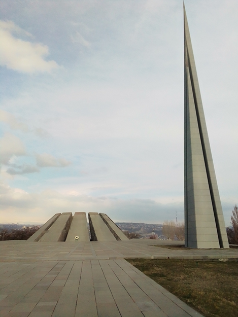 мемориальный комплекс Цицернакаберд