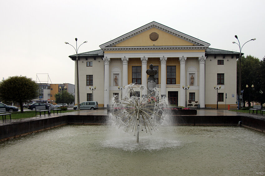 Фото Дом Советов на площади Ленина в Могилеве