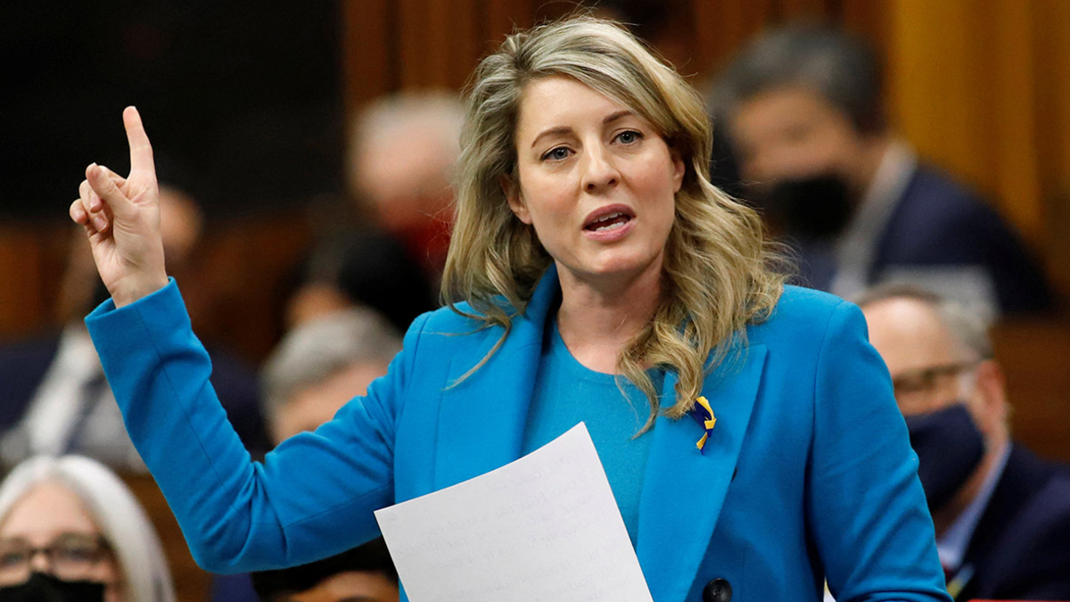 Мелани Джоли, глава канадского министерства иностранных дел...