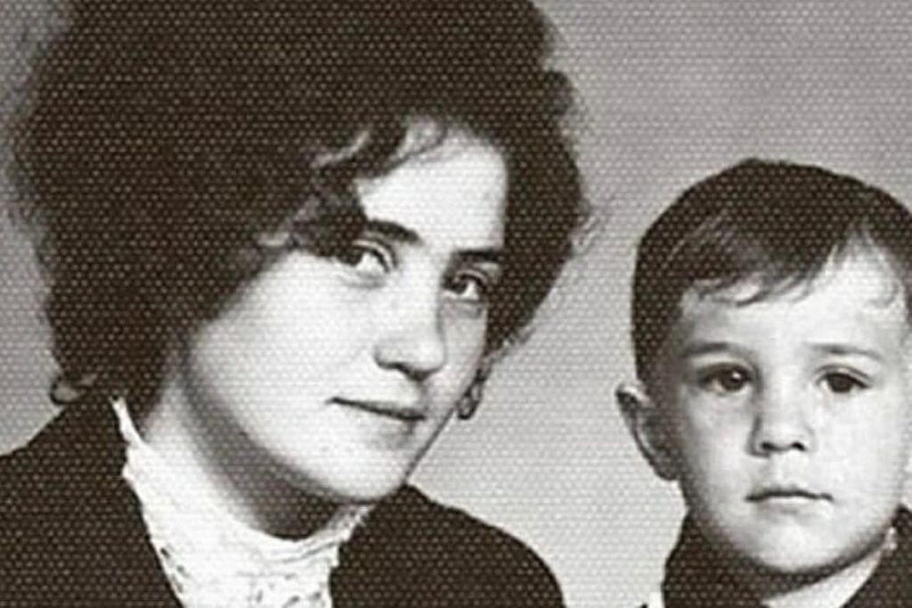    Денис Паслер поздравил матерей Оренбургской области с праздником