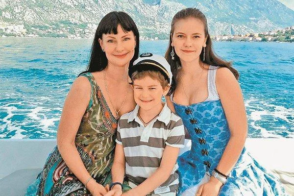 Нонна гришаева биография личная жизнь дети фото