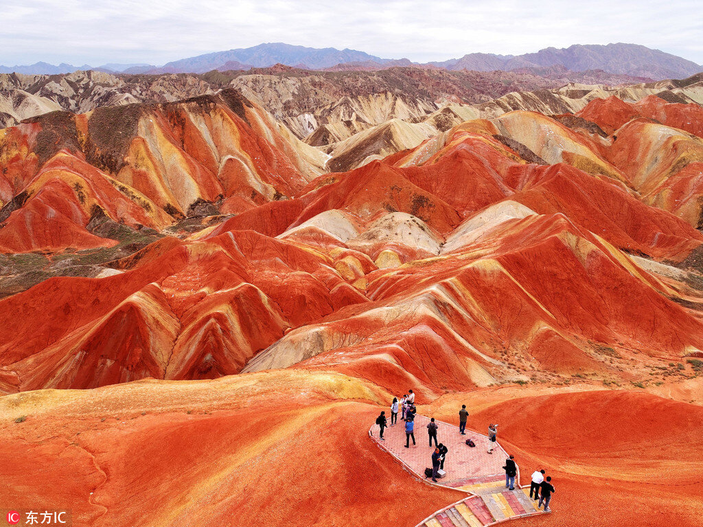 Цветные скалы Чжанъе Данксиа (или Чжанъе-Данксиа)  – это уникальное природное явление, расположенное в китайской провинции Ганьсу.-2