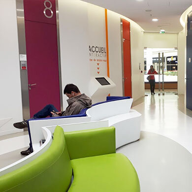 Холл медицинского центра 