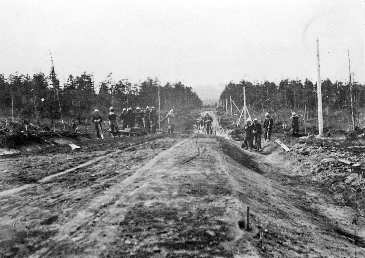 1930 г. Трассу «Колыма» начали строить в связи с развитием горнодобывающей промышленности