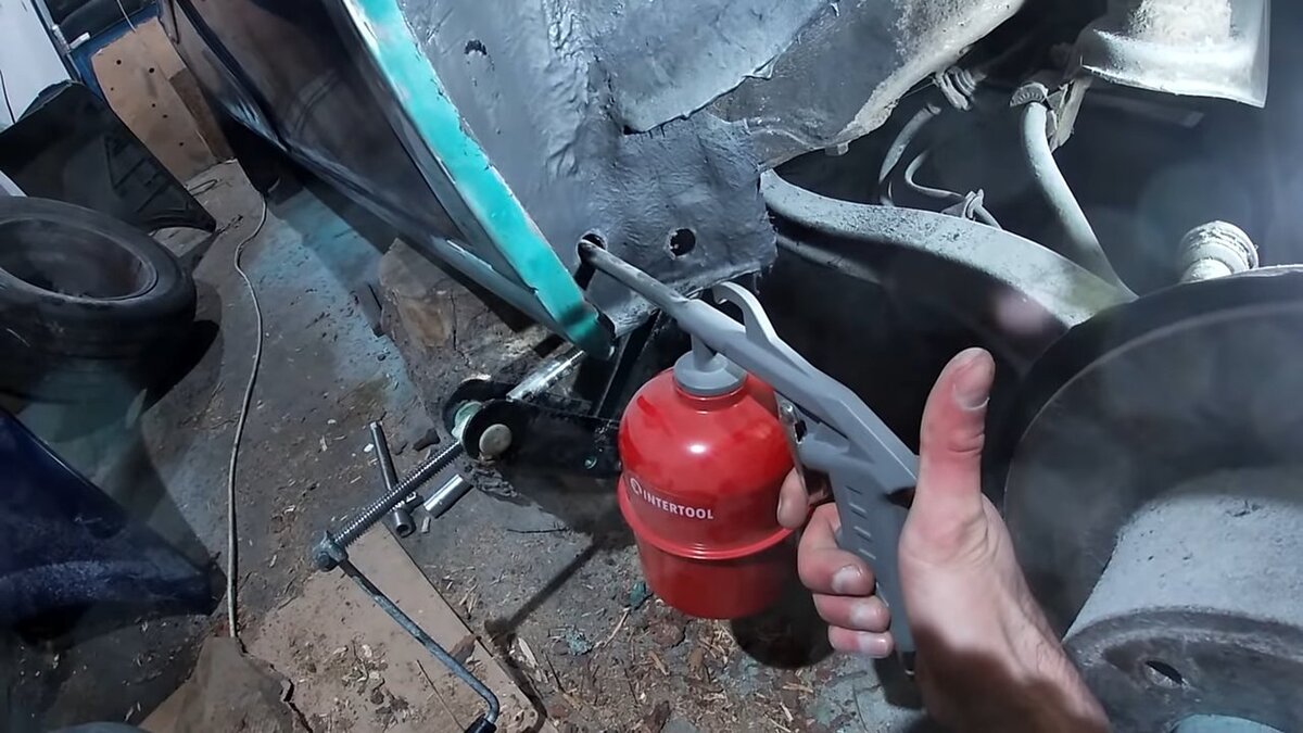 как залить масло в пороги лада гранта