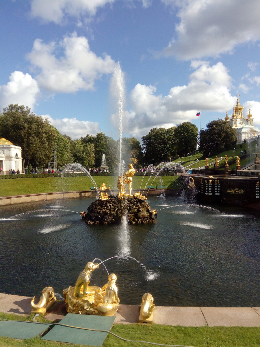 Петергоф фонтаны. Петродворец главный каскад. Фонтан большой каскад в петродворце. Работающие фонтаны в санкт петербурге. Работающие фонтаны в санкт петербурге.