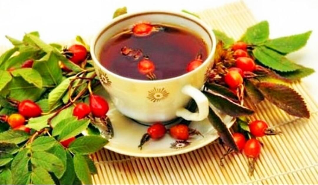 Как приготовить отвар шиповника из сухих плодов. Шиповник (сушёный). Шиповник в кастрюле. Отвар шиповника. Как заваривать шиповник сушеный правильно.