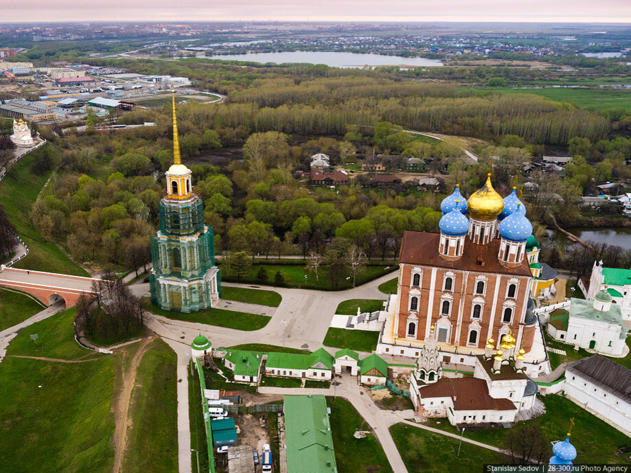 Рязань подать. Город Рязань. Рязань центр города. Рязанский Кремль Рязань сверху. Рязанский Кремль панорама.