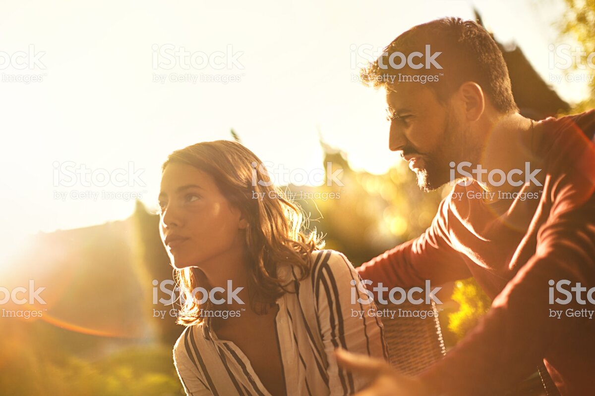 https://www.istockphoto.com/ru/%D1%84%D0%BE%D1%82%D0%BE/you-ruined-our-vacation-gm1075060412-287791362