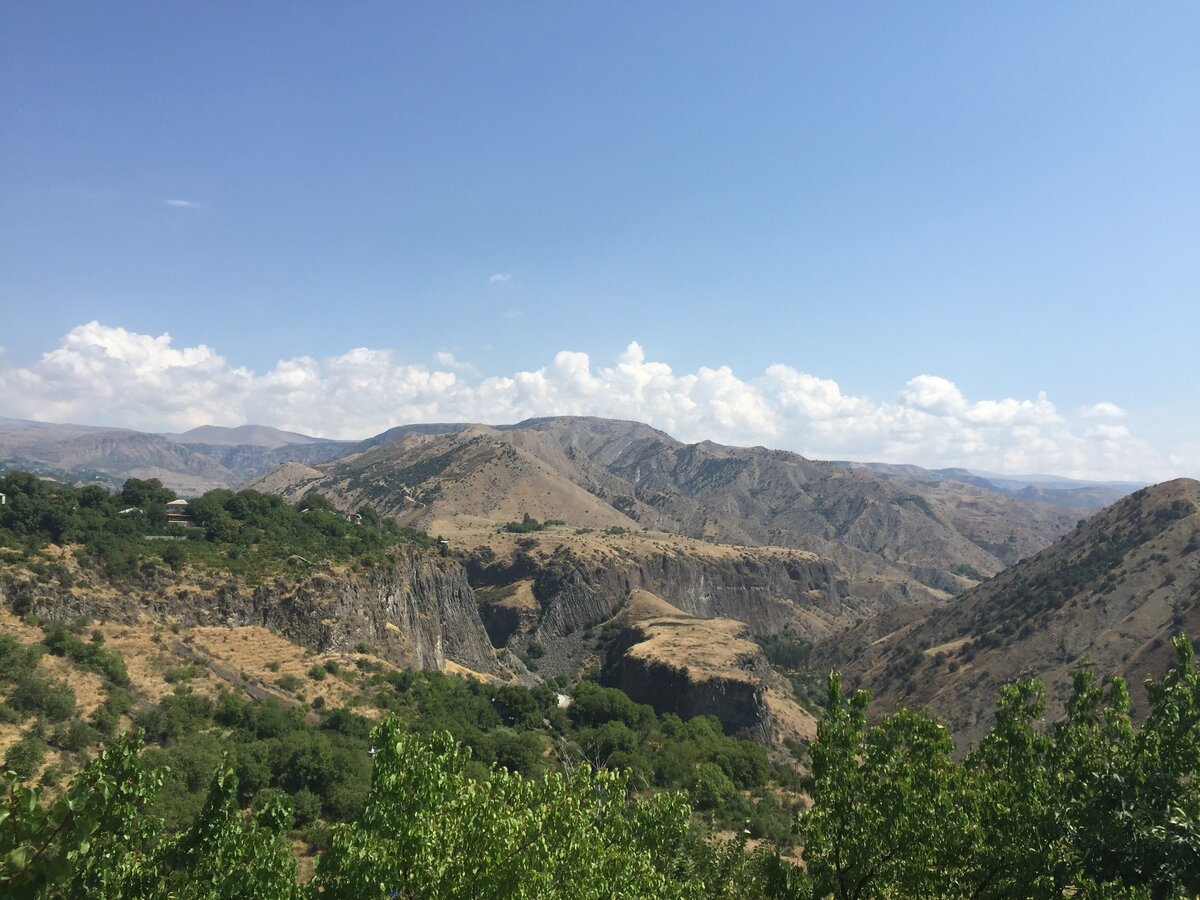 По дороге в Гарни