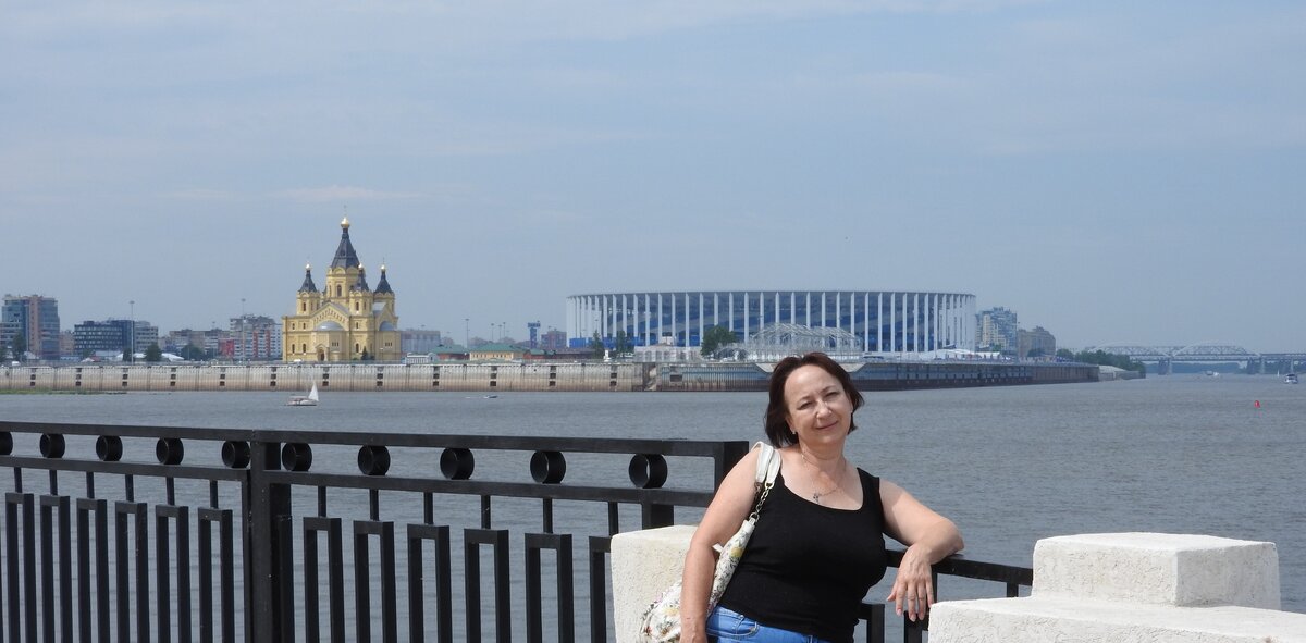 Стрелка. Справа - Волга, Слева - Ока.