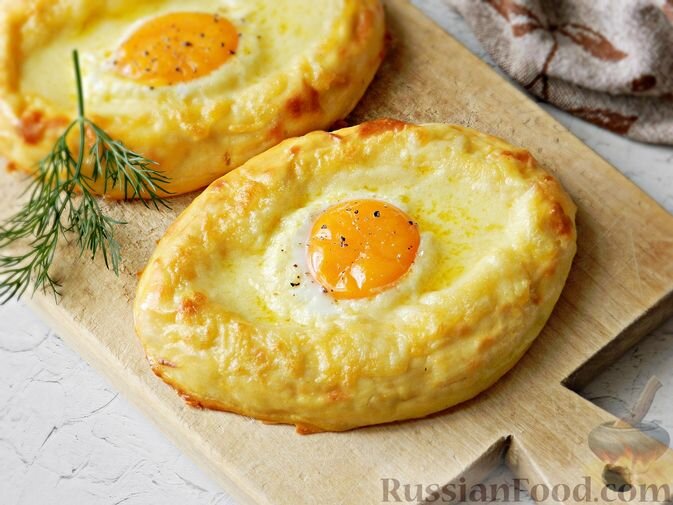 творог, яйца, желток, мука, сыр сулугуни, специи, соль, перец чёрный молотый