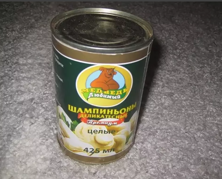 Если шампиньоны целые, придется их порезать самому.