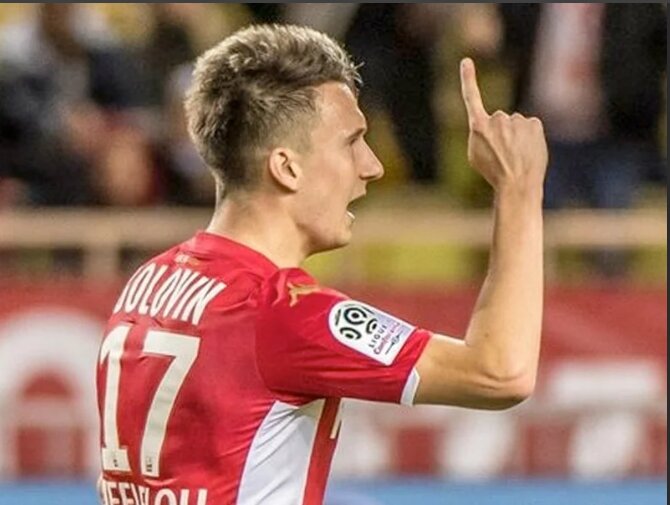 Александр Головин играет важную роль в игре нынешнего "Монако", исполняя большинство стандартов, отрабатывая в обороне, и  отдавая ключевые передачи