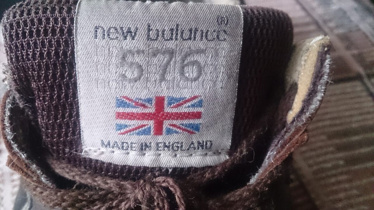 Флаг Англии и надпись Made in England не что иное, как красивый маркетинговый ход. Сама обувь произведена в Индонезии. Фото автора.