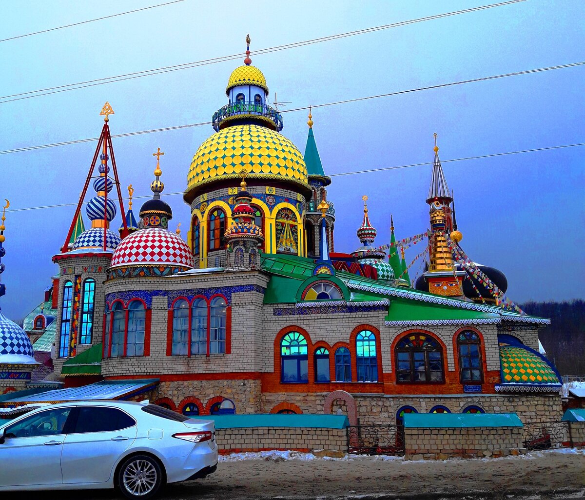 Побывали в единственном в мире Вселенском храме, который находится в Казани, столько религий и все в одном месте