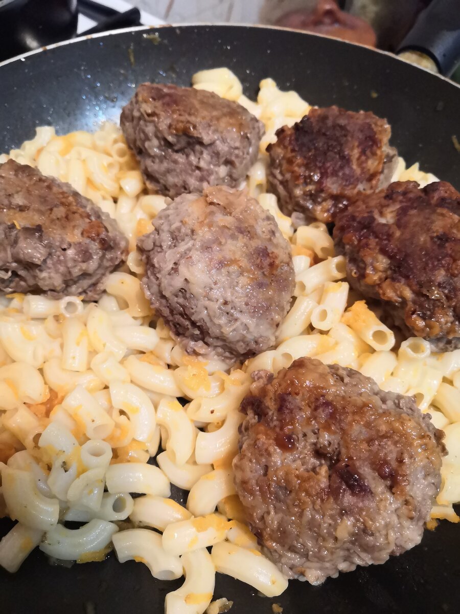 Котлетка с макарошками