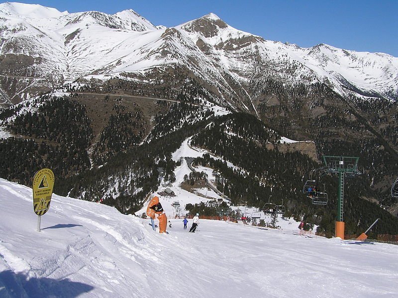 Отдыхающие на одном из склонов курорта Пал. Автор фото: © Terence wiki, commons.wikimedia.org