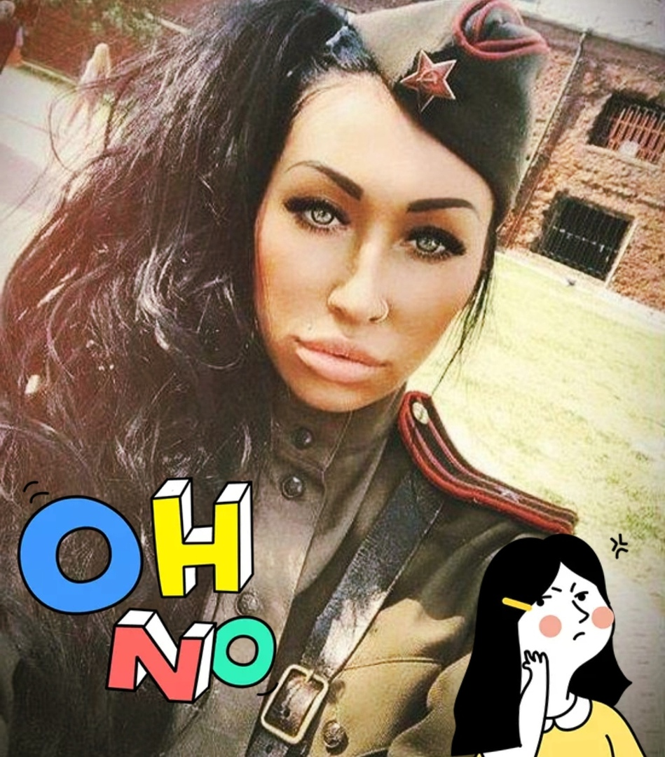 Девушка в военной форме. Картинка №2 взята с VK.com // Личная открытая группа.
