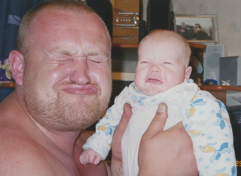 Дети похожие на отцов. Похож на родителей. Дети похожие на отцов. Ребенок похож на папу. Ребенок похож на папу.