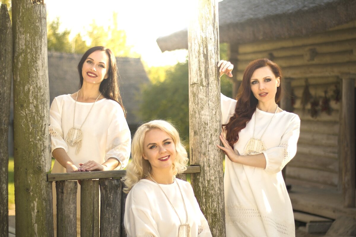 Фолк группой "KOLOЗЕМИЦА"