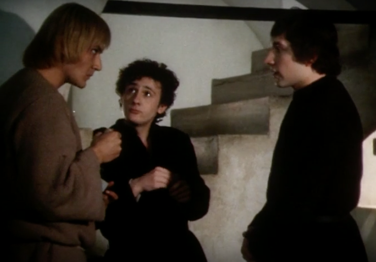 Скриншот кадра из фильма "Михайло Ломоносов"  Первая встреча родоначальника русского фарфора Виноградова и будущего русского ученого Ломоносова.