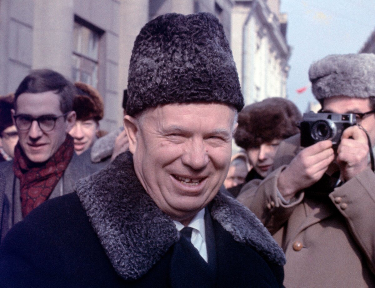 "Пирожок" на Первом секретаре ЦК КПСС Н. С. Хрущёве
