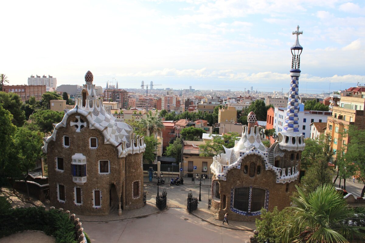 Удивительный парк Гуэль в Барселоне: место, где чувствуешь себя Алисой в стране чудес