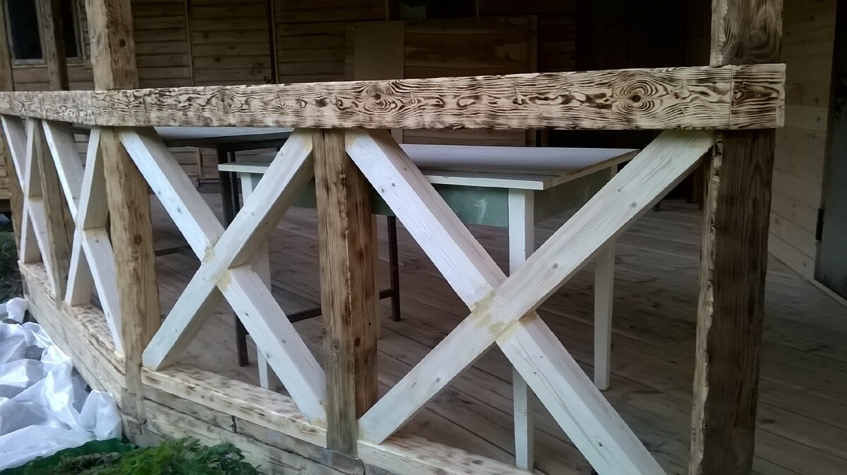 терраса. вдоль которой я планирую организовать бордюр из тенелюбивых многолетников, фото автора