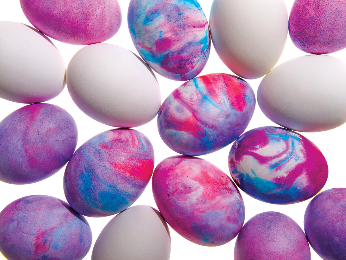 Как покрасить яйца с помощью пены для бритья