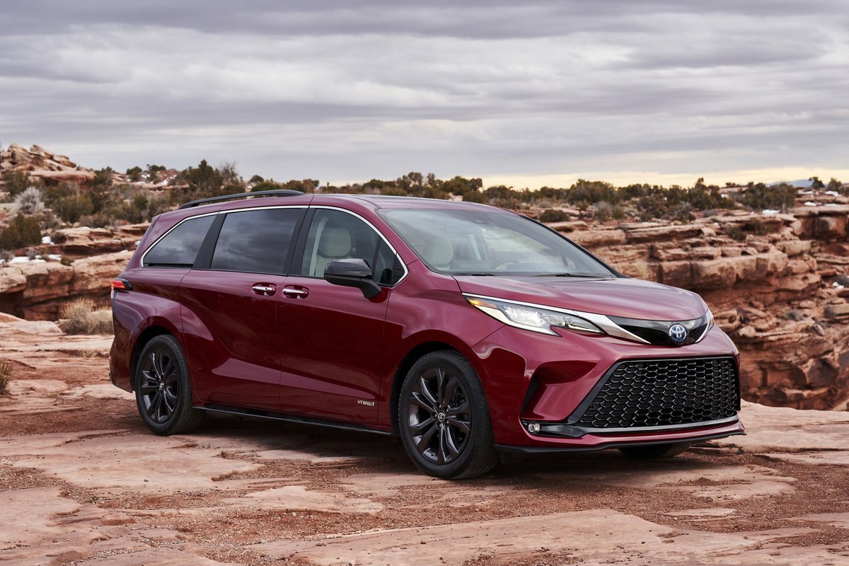 Toyota Sienna 2020. Фотография взята с сервиса Яндекс Картинки 