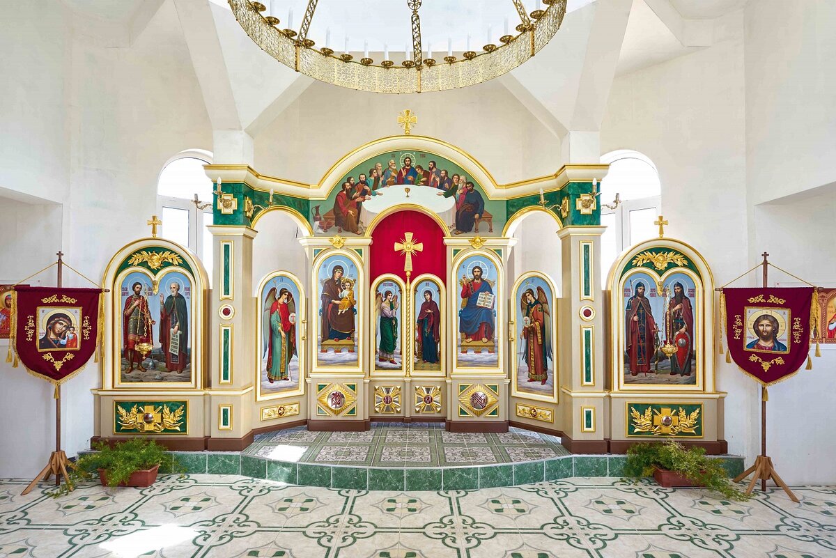 Храм Преподобномучеников Александра Пересвета и Андрея Осляби Радонежских. Работа мастерской "Палехский иконостас"