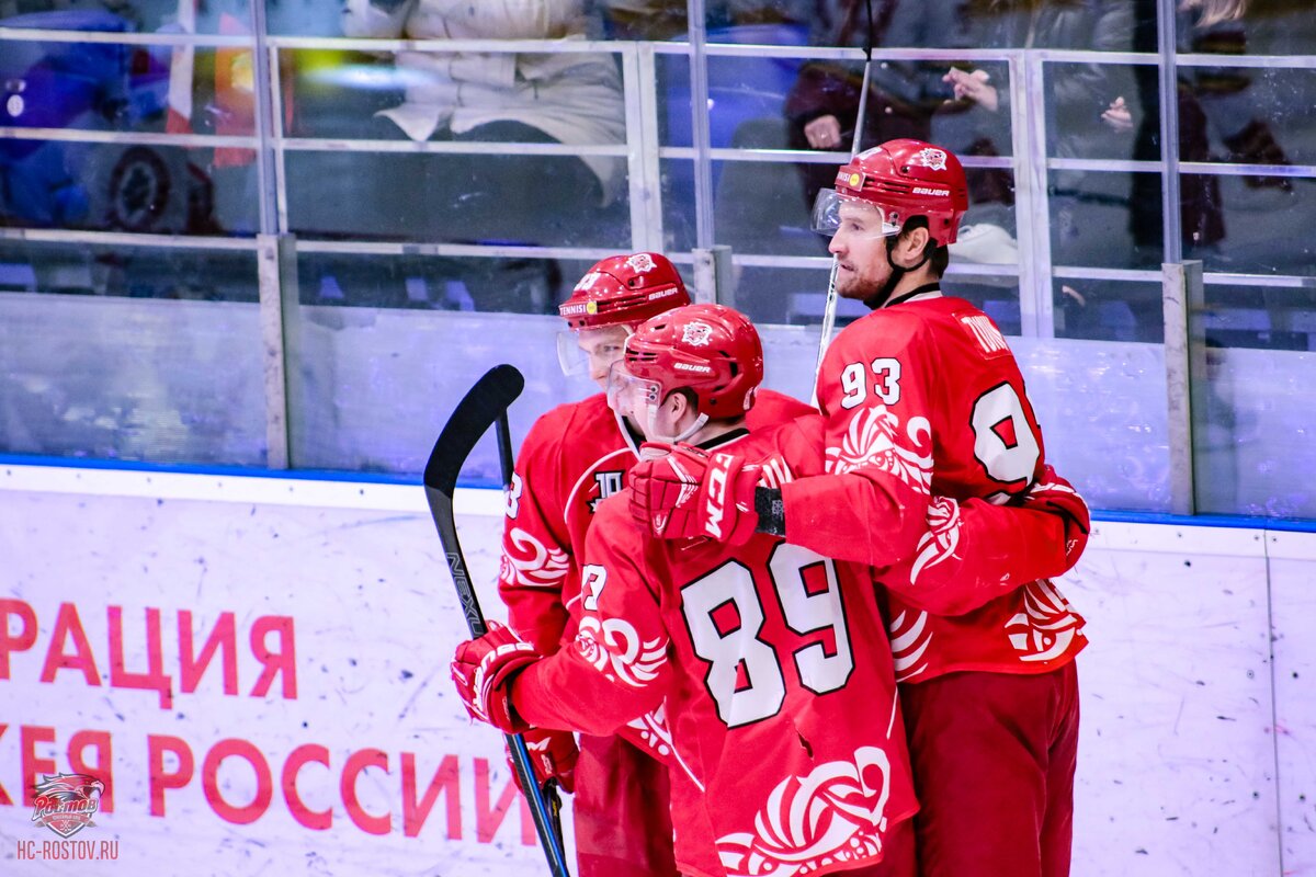 В первой игре сезона ХК Ростов одолел тольятинскую Ладу со счетом 4:1