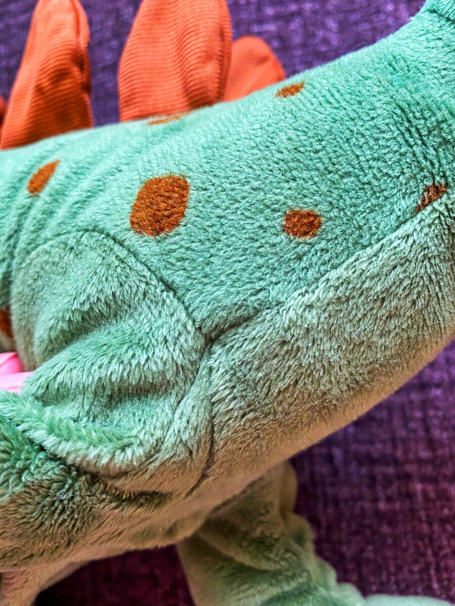 Изделие имеет ровные и качественные швы, а также детали. Производитель действительно постарался.