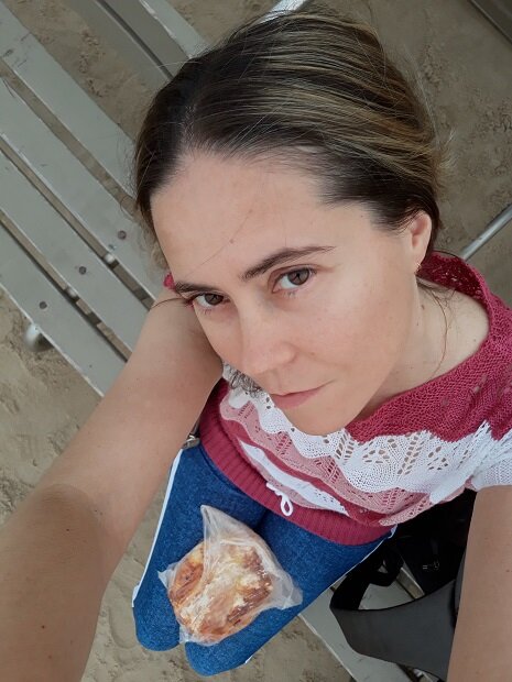 Юрмала, 16 сентября 2020. Хорошо, когда можно чувствовать только пиццу и море... море и пиццу... и немного песка. :-)