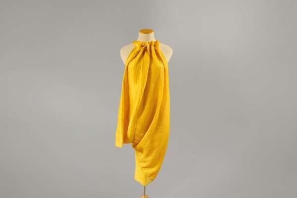 Платье из веганской кожи Stella McCartney x Bolt Threads