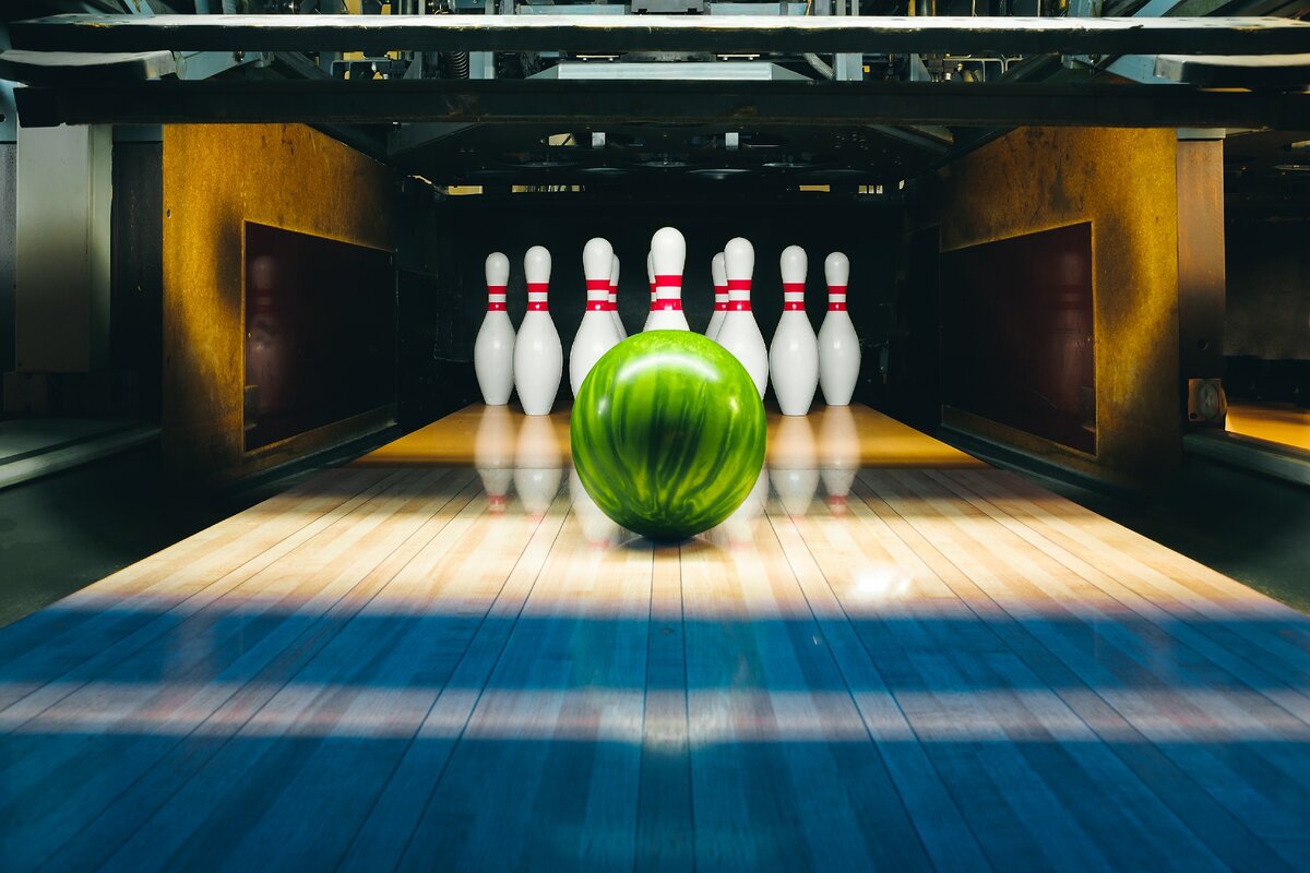 Bowling green. Арена боулинг. Академия боулинга. Бруклин боулинг. Кегельбан.