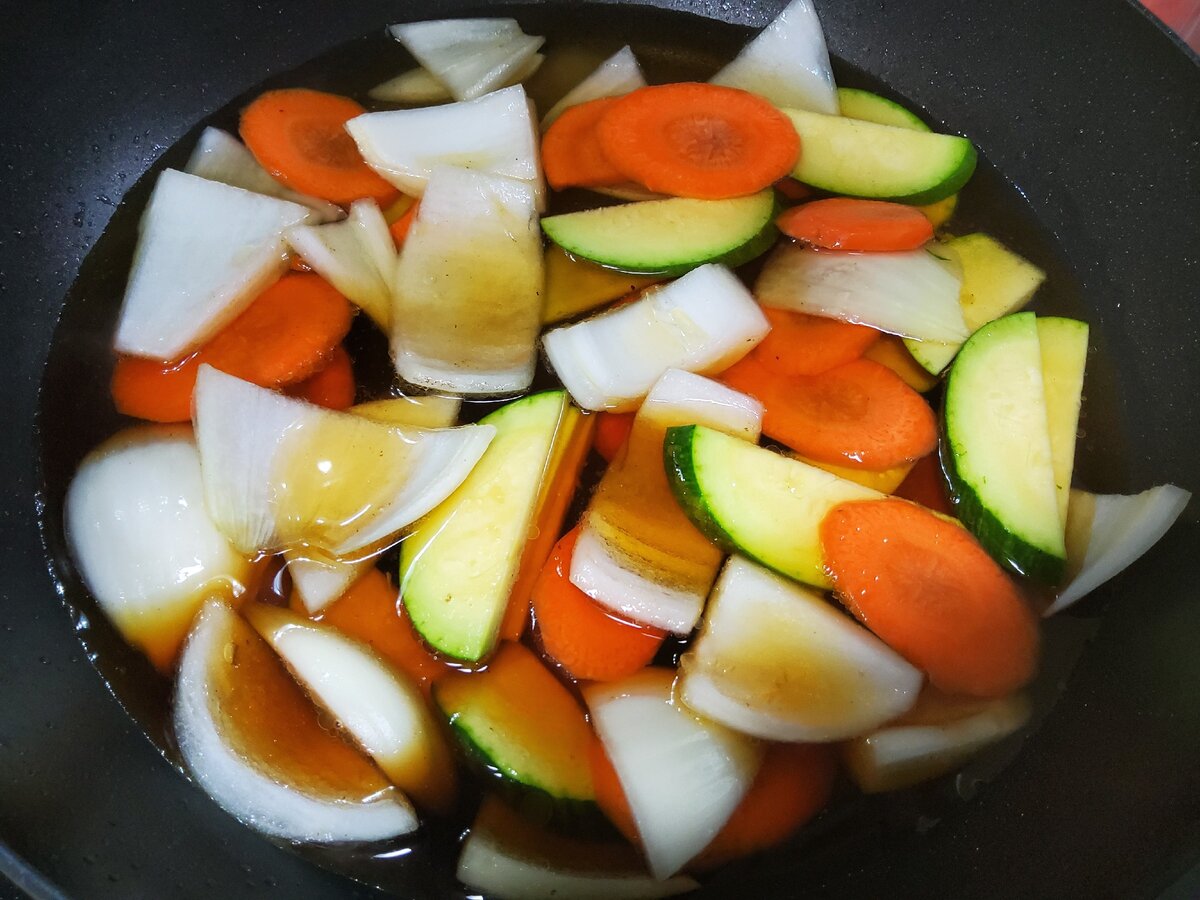 Пельмени в китайском стиле с овощами под кисло-сладким соусом ☆Вкусно и  быстро☆ | Немного здесь, немного там | Дзен