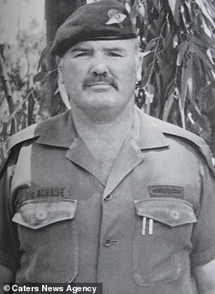 Питер МакЭлис. Источник: http://dailybraille.co.uk/news/article-8095517/Ex-SAS-trooper-tried-kill-Pablo-Escobar-auctions-medals-hard-dust.html