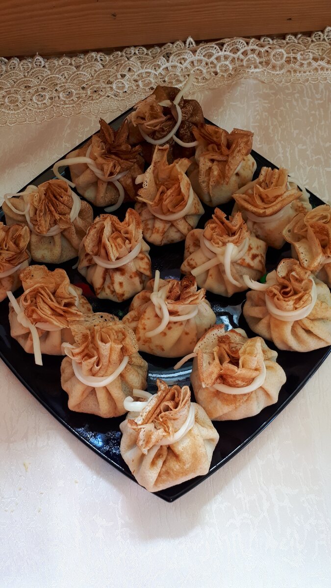 Такая закуска очень быстро съедается с праздничного стола